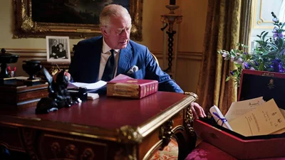 Король Чарльз III и королева Камилла не будут жить в Букингемском дворце