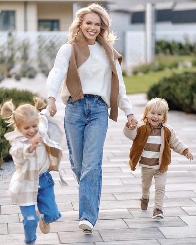 Юлія Думанська зачарувала ніжною фотосесією з дітками, які помітно підросли - фото 550030
