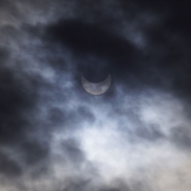 Фото сонячного затемнення в Україні 25 жовтня - фото 550153