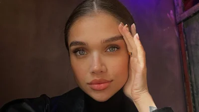 Саша Бо показала, як "переробила" за допомогою пластичної операції свої губи