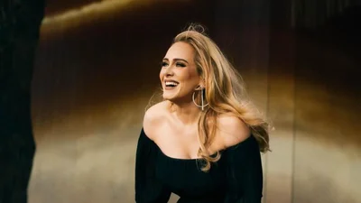 Адель презентовала клип на трек "I Drink Wine"