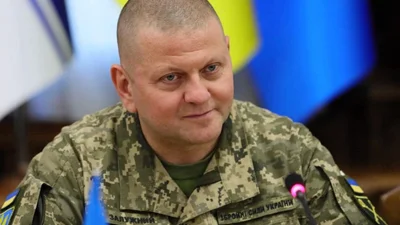 Валерій Залужний замилував рідкісним фото з донечкою