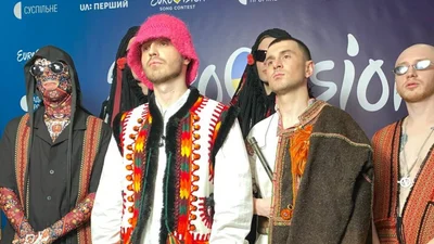Kalush Orchestra встретились с 6-летней украинкой, которая передала $500 для Украины
