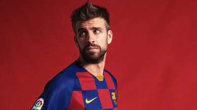 Колишнього Шакіри Жерара Піке застукали за обіймами з новою коханою