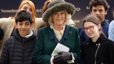 Первый выход Камиллы в вечернем платье как королевы-консорта