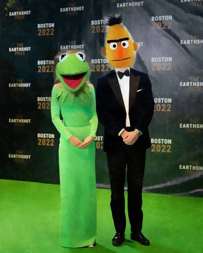 Зелена сукня Кейт Міддлтон потрапила в меми - фото 551250