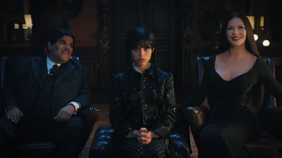 Netflix показал неудавшиеся дубли съемок "Уэнздей"