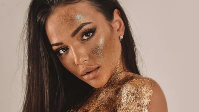 Марина з "Холостяка-12" показала себе до пластики та уколів краси