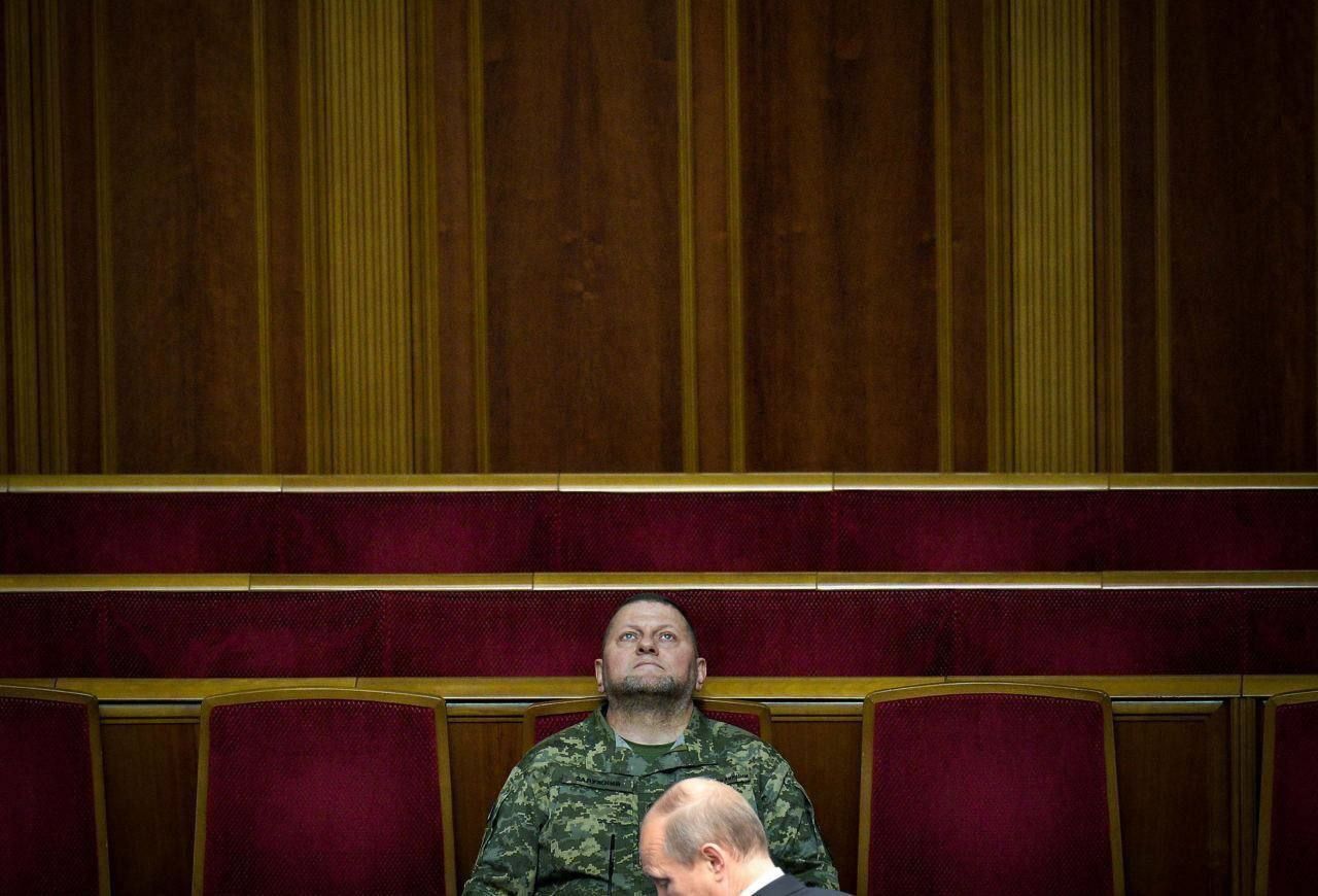 Фото Валерія Залужного у Верховній Раді стало мемом - 552132 Фото Валерія Залужного у Верховній Раді стало мемом - фото 552132