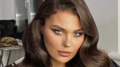 Саша Зарицкая показала сладкие поцелуи со своим бойфрендом