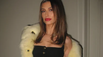 Гейлі Бібер відрізала волосся і зробила модний боб