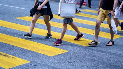 Вчені розповіли, як треба ходити, щоб спалити більше калорій