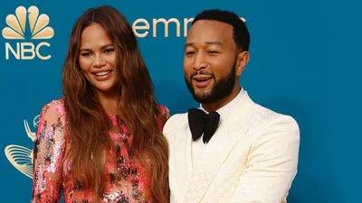 Кріссі Тейген і Джон Ледженд показали обличчя новонародженої доньки