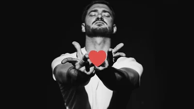 Дмитрий Дикусар опубликовал первое фото за три месяца