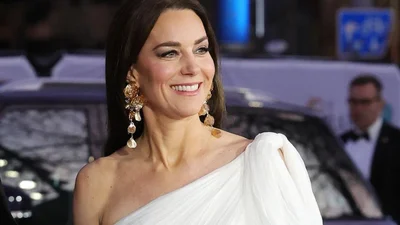 Кэтрин Миддлтон появилась на красной дорожке "BAFTA 2023" в старом платье