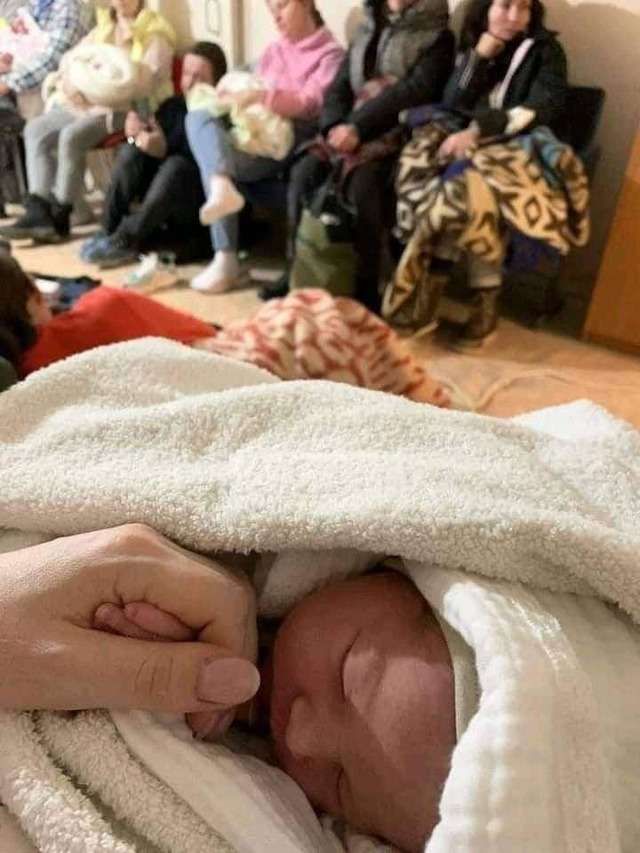10 знімків з року повномасштабної війни, які збурюють емоції в душі кожного українця - 554117 10 знімків з року повномасштабної війни, які збурюють емоції в душі кожного українця - фото 554117