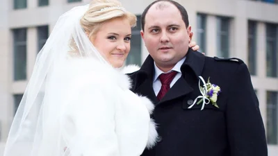 Жена Юрия Ткача опубликовала архивные фото свадьбы, на которых они еще совсем молоды