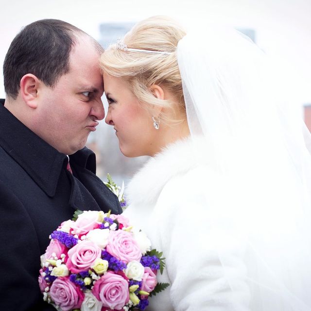 Жена Юрия Ткача опубликовала архивные фото свадьбы, на которых они еще совсем молоды - фото 554252
