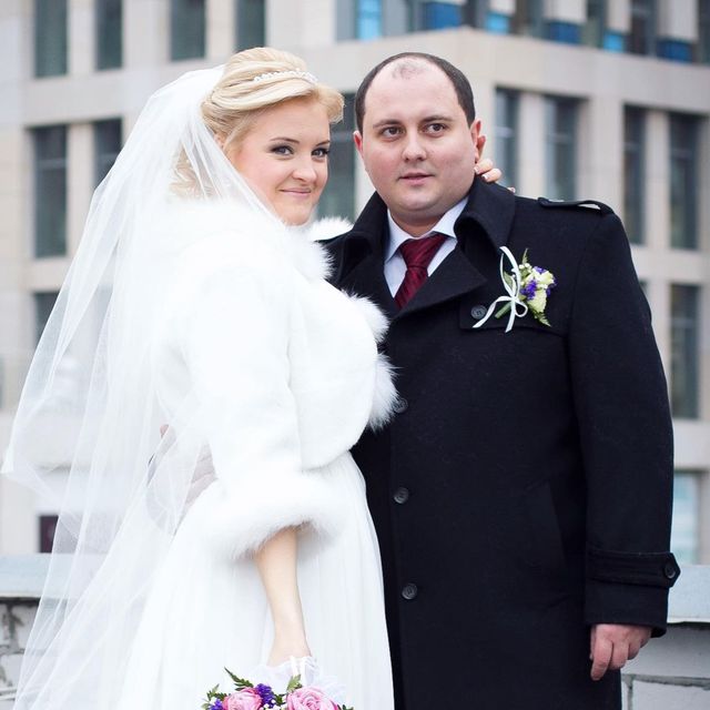 Жена Юрия Ткача опубликовала архивные фото свадьбы, на которых они еще совсем молоды - фото 554256