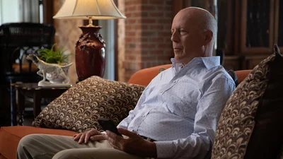 Брюс Уиллис впервые появился на публике после новости о его состоянии здоровья