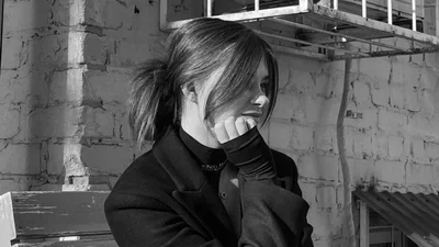 Какие там комплексы: юная жена Остапчука показала свои формы в прозрачном белье