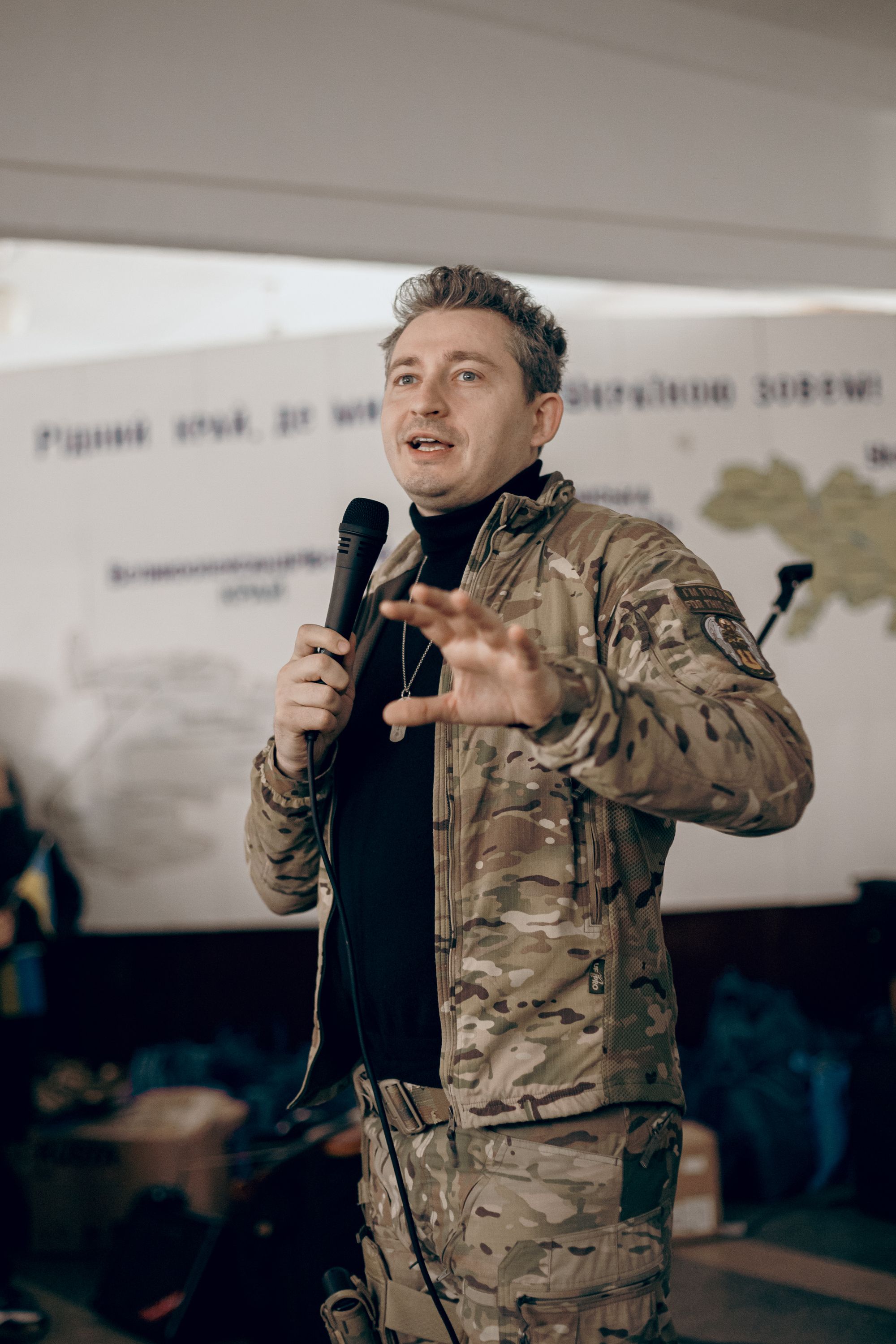 Зірковий бліц: Коля Сєрга про концерти для захисників і роль музики під час війни - 555024 Зірковий бліц: Коля Сєрга про концерти для захисників і роль музики під час війни - фото 555024