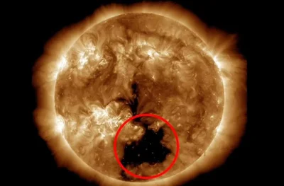 У 20 разів більша за Землю: на Сонці утворилася нова гігантська 'діра' - фото 555313