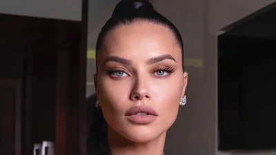 Легендарна та сексуальна Адріана Ліма повертається в Victoria’s Secret