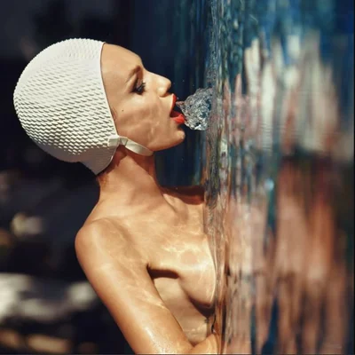 Без зайвого одягу: абсолютно гола Вікторія Варлей на сторінках Playboy - фото 555571