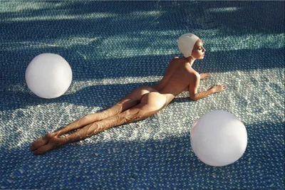 Без зайвого одягу: абсолютно гола Вікторія Варлей на сторінках Playboy - фото 555575
