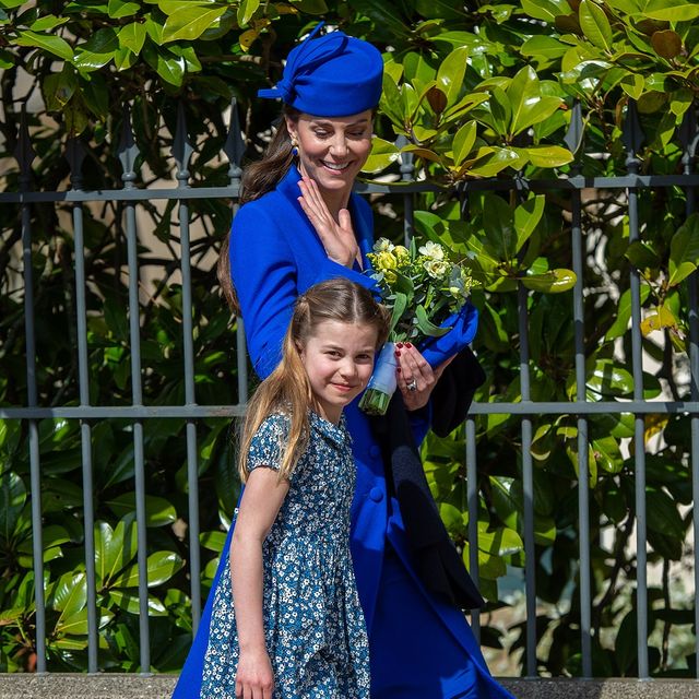 Принц Вільям і Кейт Міддлтон з дітьми замилували синім family-look на Великдень - фото 555695