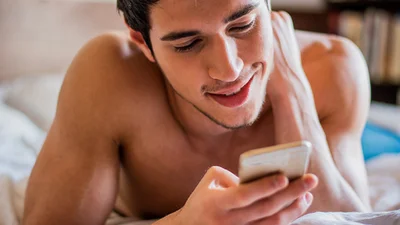 5 текстових секс-ігор, в які можна пограти у ліжку