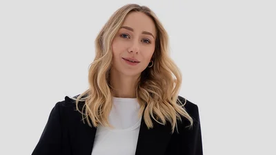 Катя Репяхова показала, якою була з коротким і темним волоссям