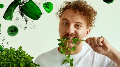 Андре Тан и Евгений Клопотенко создали футболки, вдохновленные украинским борщом