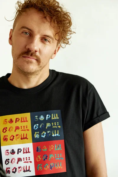 Андре Тан и Евгений Клопотенко создали футболки, вдохновленные украинским борщом - фото 556515