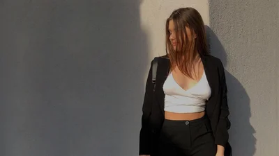 Home video: 22-річна дружина Остапчука показала, як ніжиться з ведучим у ліжку