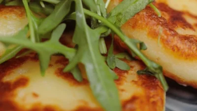 Апетитна сирна фокача з картоплі за рецептом Ектора Хіменеса-Браво