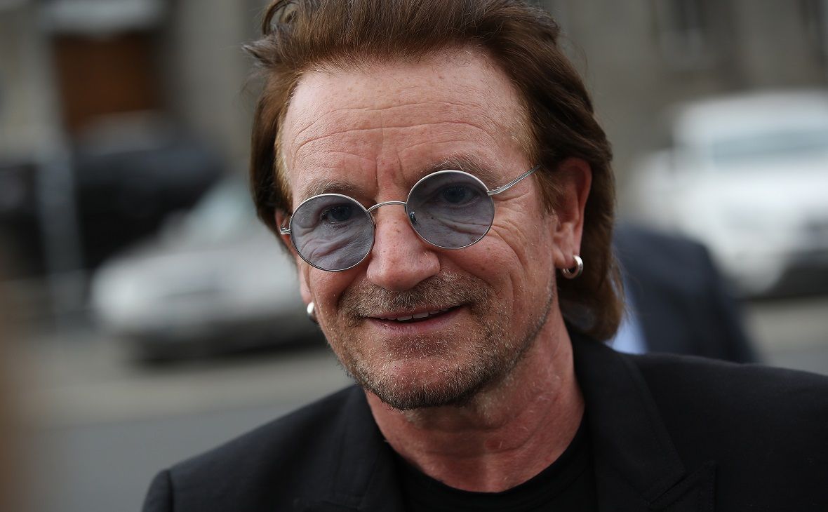 Боно из U2 нарисовал портрет Зеленского для обложки журнала The Atlantic - фото 556754
