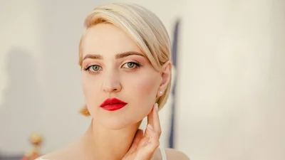 Вера Кекелия показала "мамское фото", на котором засветила сосок