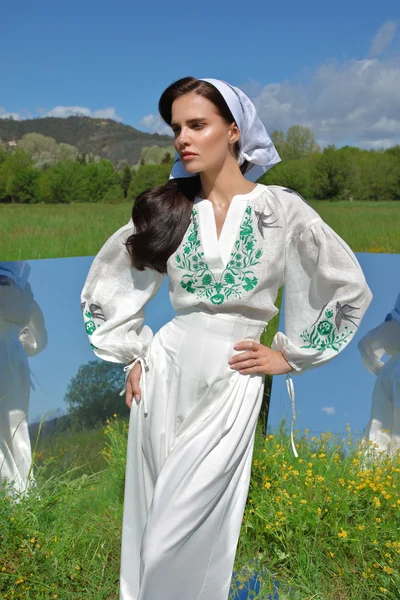 Андре Тан выпустил новую коллекцию одежды, посвященную украинским Карпатам - фото 557113