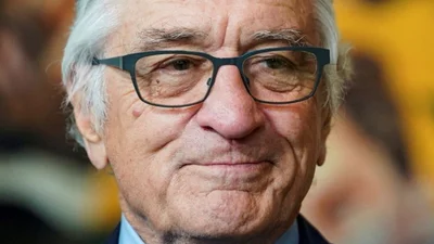 Роберт Де Ніро зізнався, хто народив йому сьому дитину, і показав фото малюка