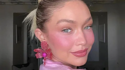 Неочікувано: модні крихітки доводять, що яскравий рум’янець - це круто