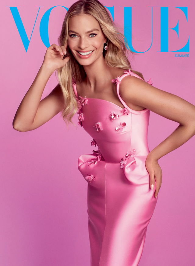 Марго Робби украсила страницы Vogue в образе Барби - фото 558260