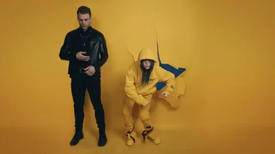 Коли дістала повітряна тривога: українка заспівала пісню Біллі Айліш під звук сирени