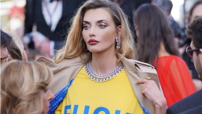 Алина Байкова вышла на красную дорожку Канн в платье с надписью "fuck you putin"