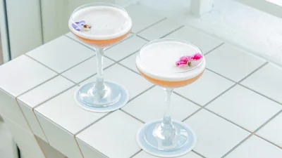 Барби-мимоза: розовая версия классического коктейля, которая срывает крышу