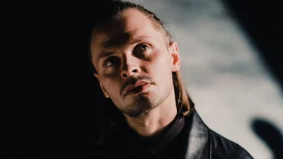 Певец Cheev презентует метафорическое видео на песню "Пазл"