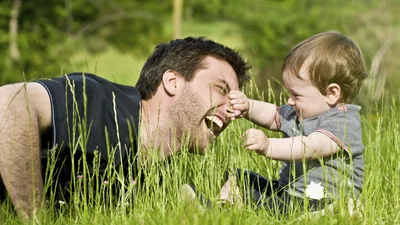 Коли відзначають День батька в Україні у 2023 році