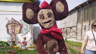 Фильм ужасов: жуткий Чебурашка поздравил российских детей, украинцы не сдерживают смеха