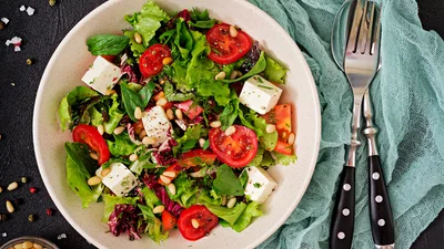 5 салатів з руколою, які ти приготуєш за 10 хвилин